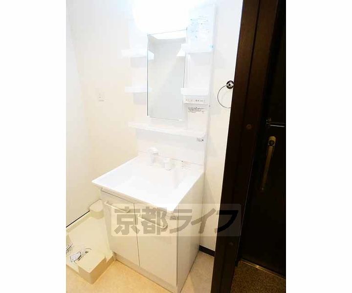 京都府京都市伏見区西町の賃貸マンションの内装