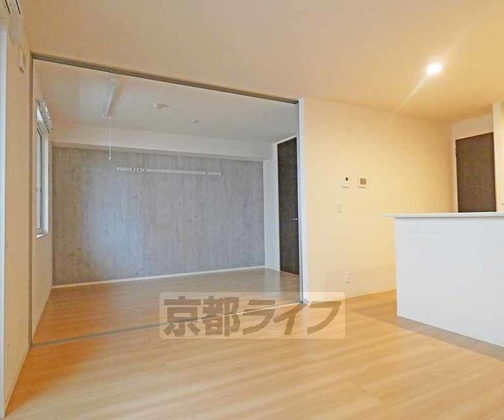京都府京都市伏見区竹田泓ノ川町の賃貸アパートの居間