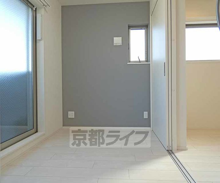 京都府京都市伏見区深草坊町の賃貸アパートの居間