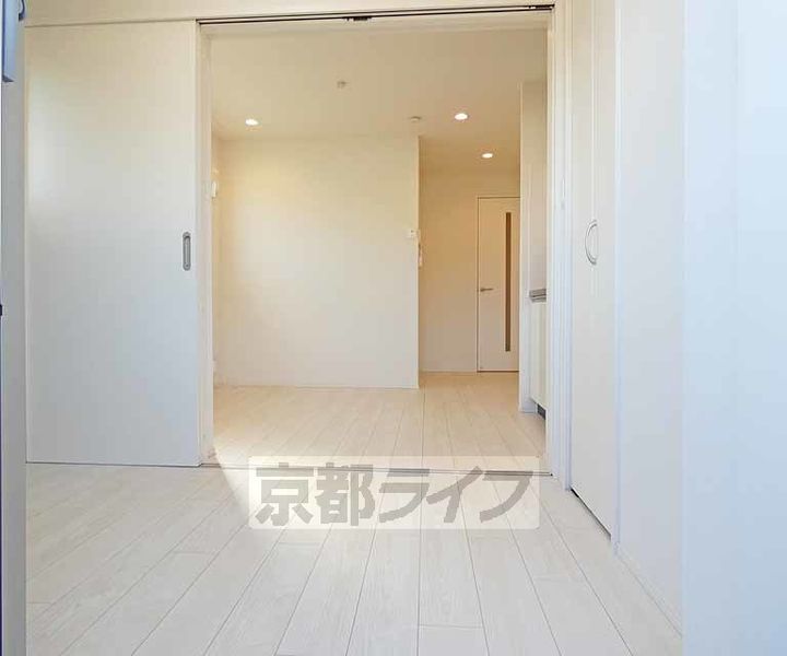 京都府京都市伏見区深草坊町の賃貸アパートの居間