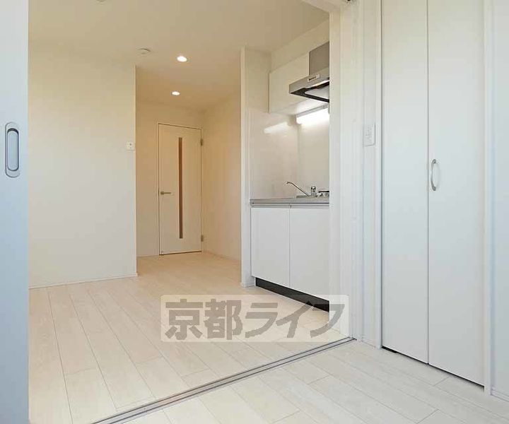 京都府京都市伏見区深草坊町の賃貸アパートの居間