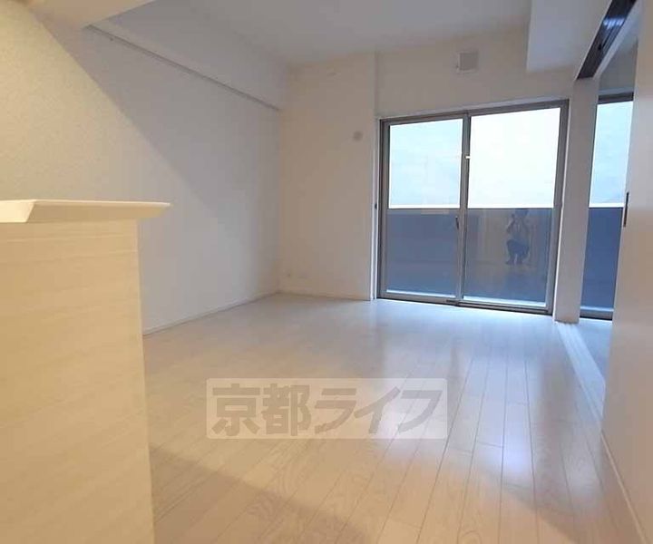 京まちなか湖月502の居間