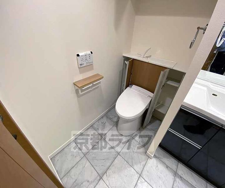 京都府京都市下京区松原通東洞院東入本燈籠町の賃貸マンションの内装