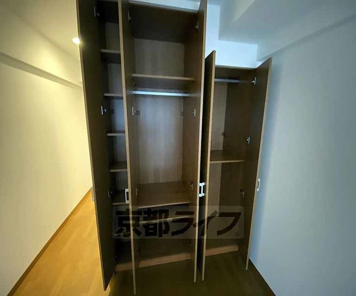 京都府京都市下京区松原通東洞院東入本燈籠町の賃貸マンションの内装