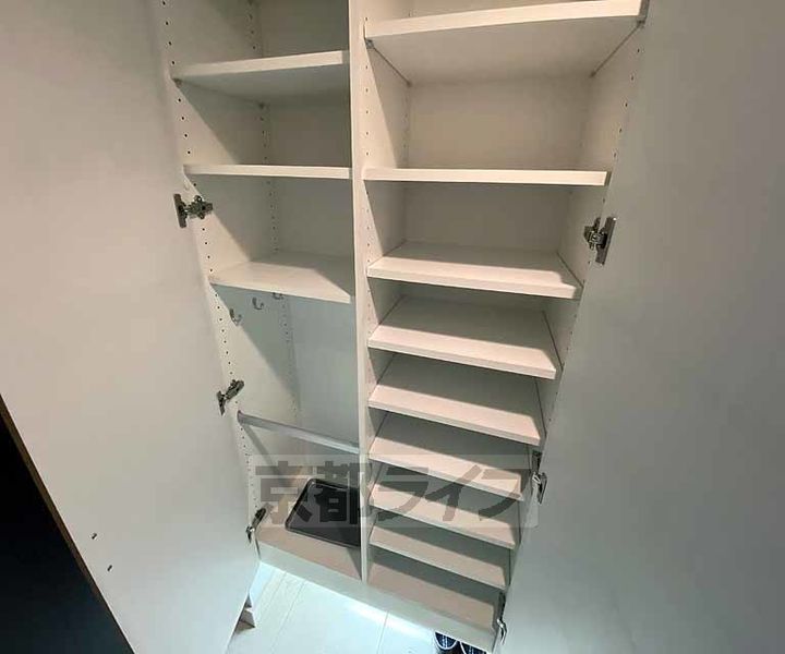 京都府京都市下京区松原通東洞院東入本燈籠町の賃貸マンションの内装