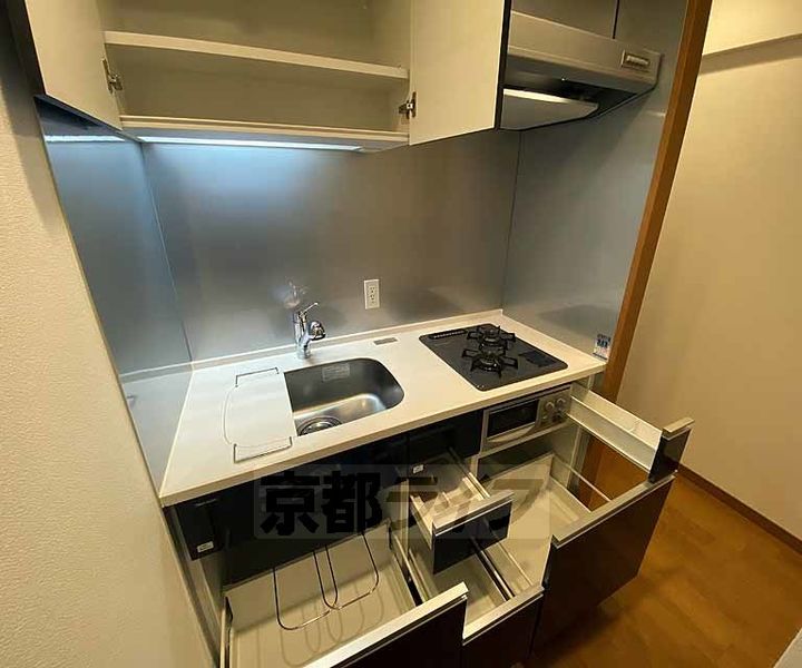 京都府京都市下京区松原通東洞院東入本燈籠町の賃貸マンションのキッチン