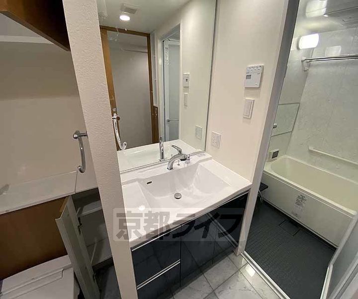 京都府京都市下京区松原通東洞院東入本燈籠町の賃貸マンションの内装