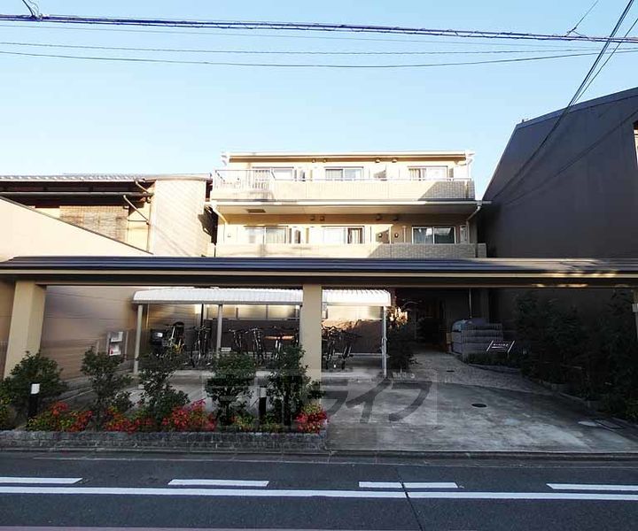 京都府京都市中京区古城町の賃貸マンションの外観