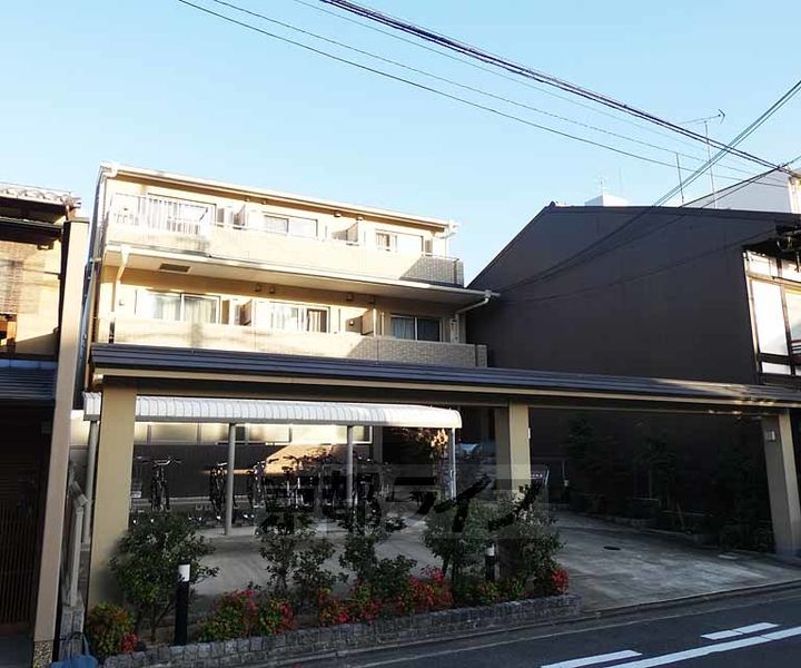 京都府京都市中京区古城町の賃貸マンションの外観
