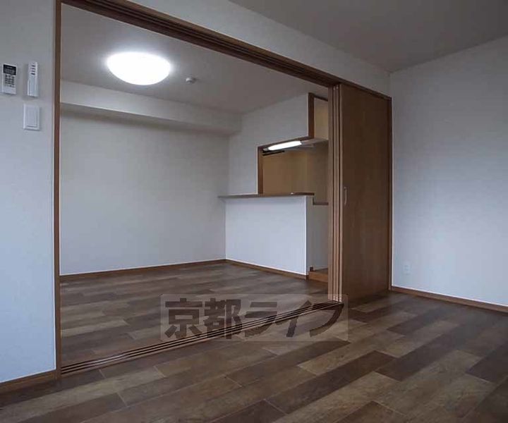 QUINTO五条烏丸の居間