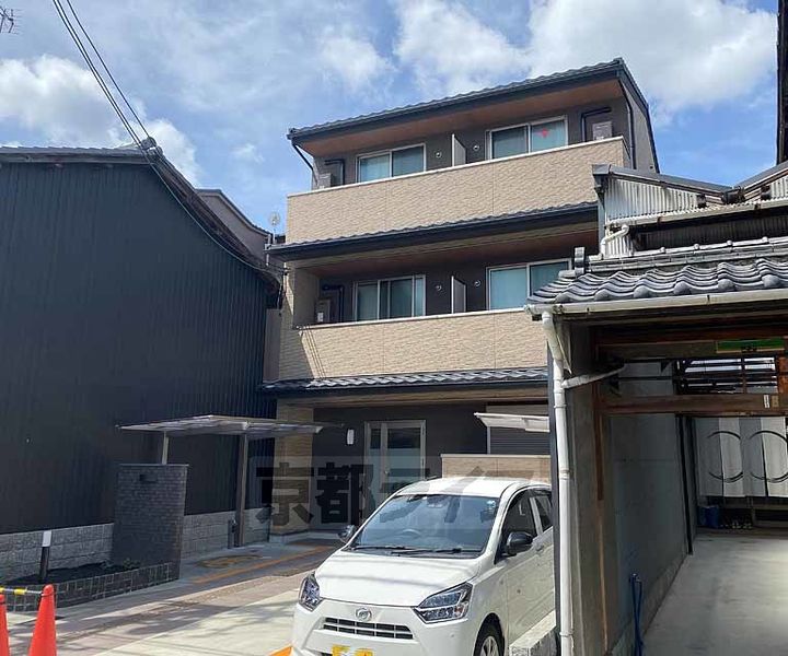 アパートメント二条城の外観