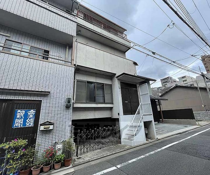 京都府京都市下京区綾小路通猪熊東入松本町(一戸建)の賃貸物件の外観