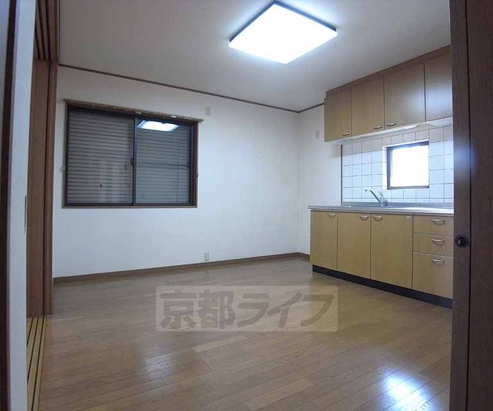 京都府宇治市莵道平町の賃貸アパートの居間