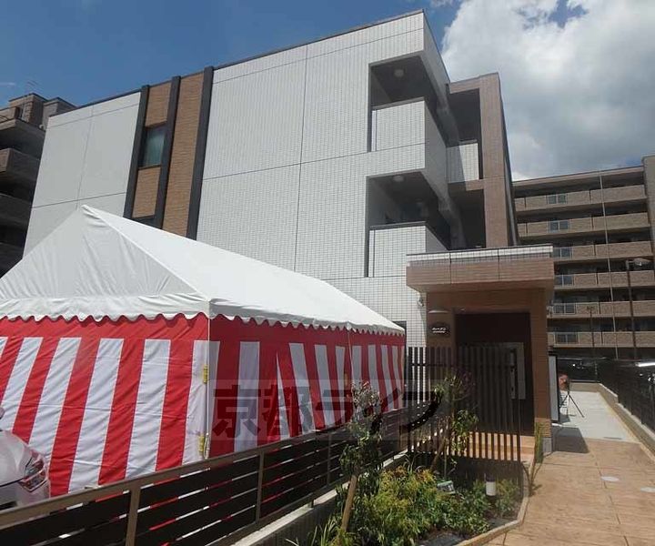 京都府宇治市伊勢田町大谷の賃貸マンションの外観