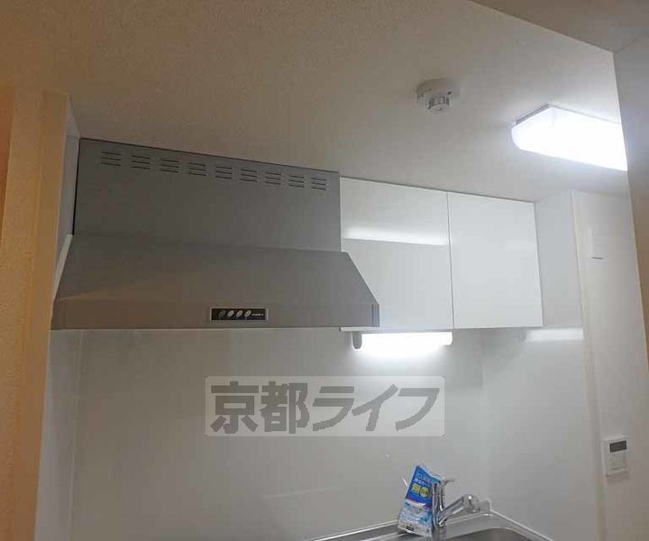 京都府宇治市伊勢田町大谷の賃貸マンションのキッチン