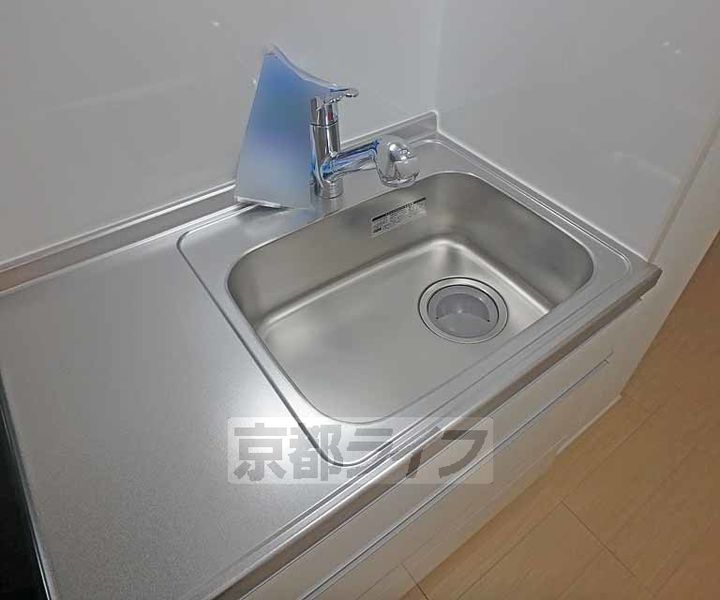 京都府宇治市伊勢田町大谷の賃貸マンションのキッチン