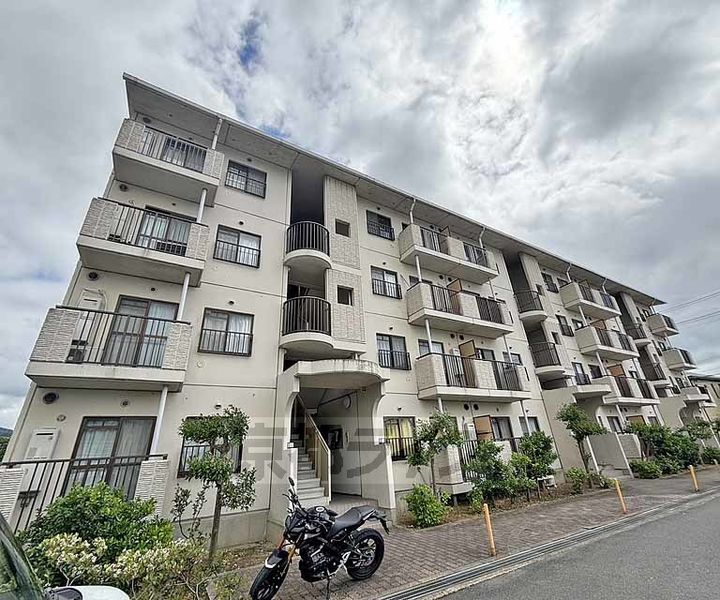 ヴィラ・ピーシスの外観