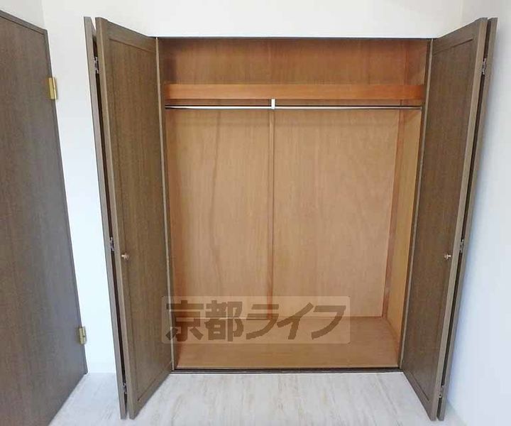 ヴィラ・ピーシスの内装