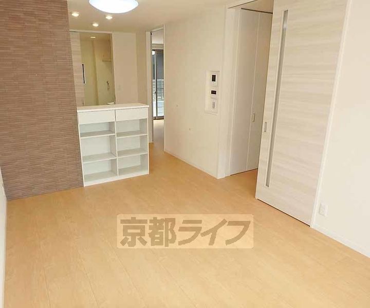 京都府京都市西京区上桂大野町の賃貸アパートの居間