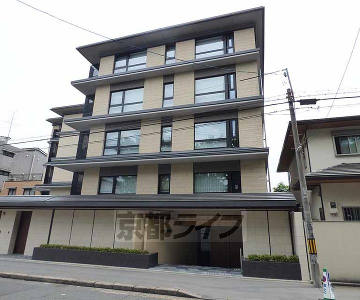 プラウド京都御所東301の外観