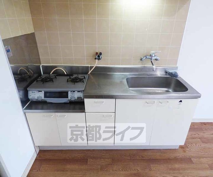 京都府京都市北区衣笠御所ノ内町の賃貸アパートのキッチン
