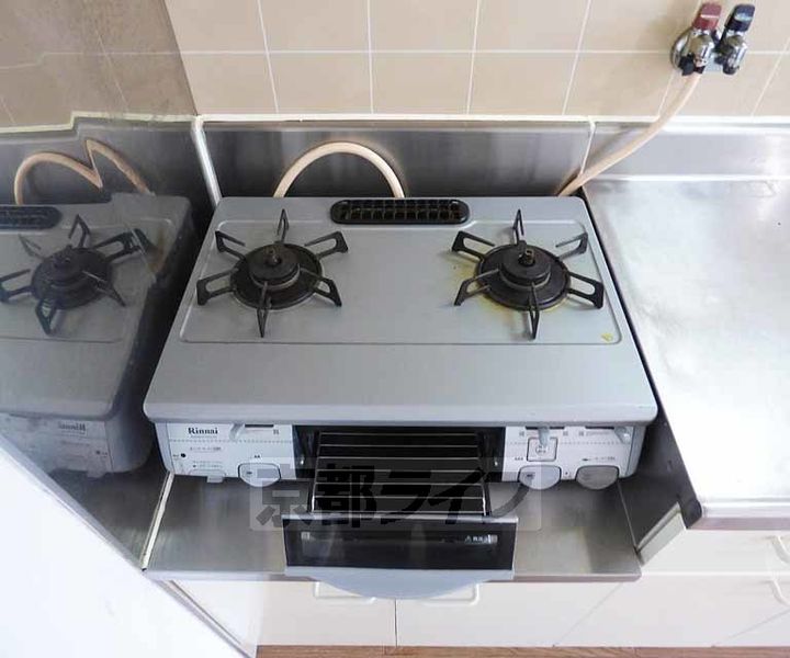 京都府京都市北区衣笠御所ノ内町の賃貸アパートのキッチン