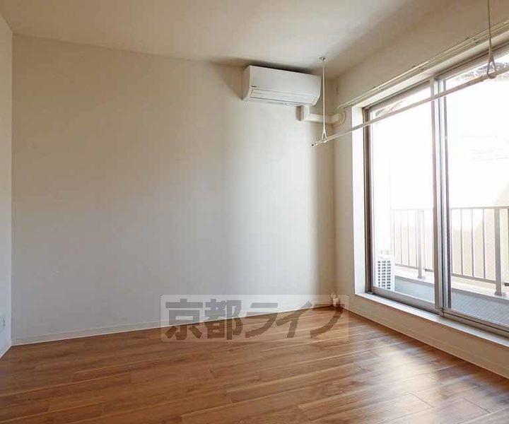 京都府京都市北区小山下総町の賃貸マンションの内装