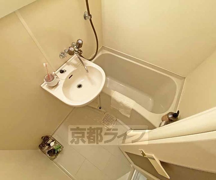 京都府京都市北区衣笠荒見町の賃貸アパートの風呂