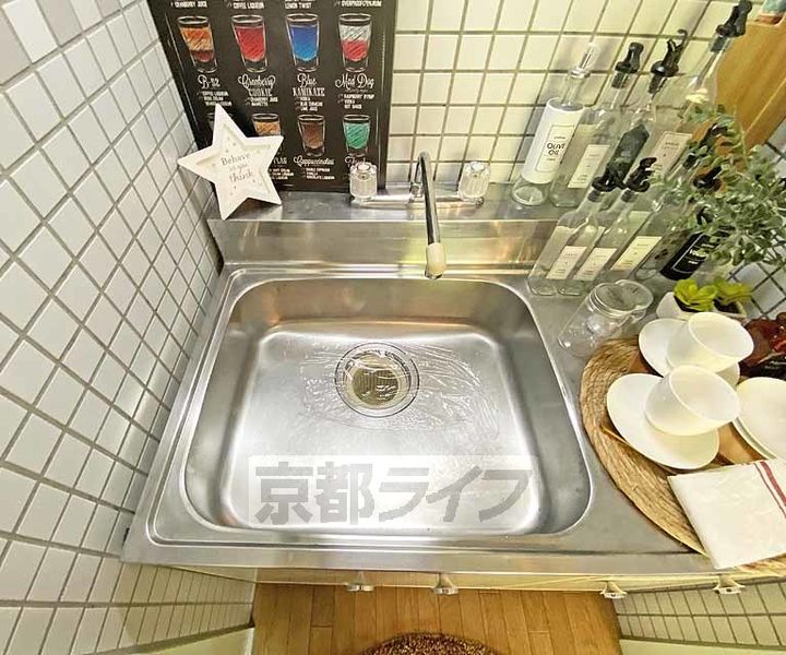 京都府京都市北区衣笠荒見町の賃貸アパートのキッチン
