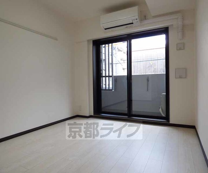 ベラジオ堀川今出川Ⅱ203の居間