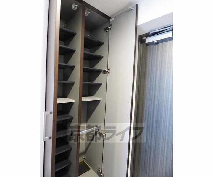 ベラジオ堀川今出川Ⅱ203の玄関