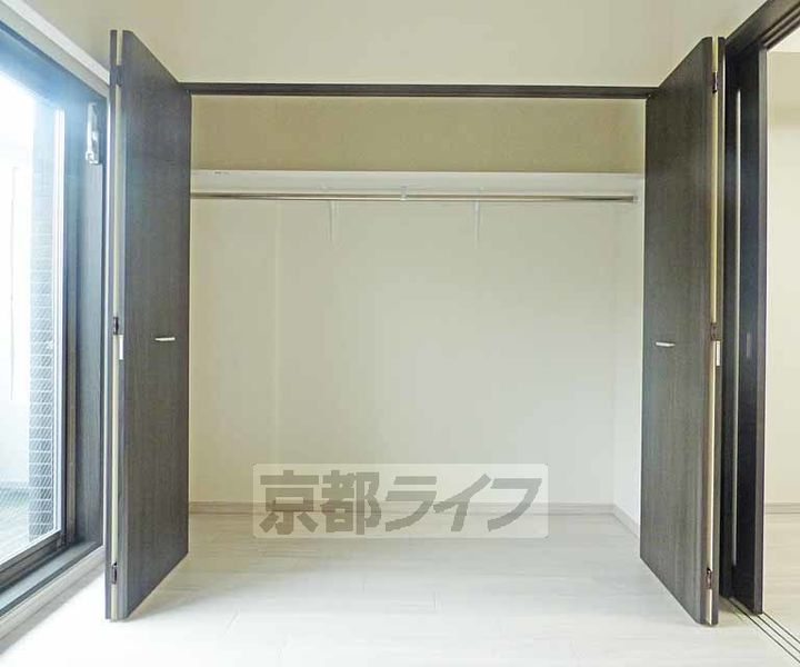 京都府京都市上京区上ノ下立売通御前西入大宮町の賃貸マンションの内装