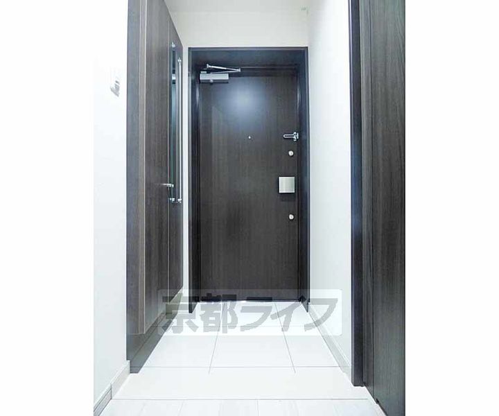 京都府京都市上京区上ノ下立売通御前西入大宮町の賃貸マンションの玄関