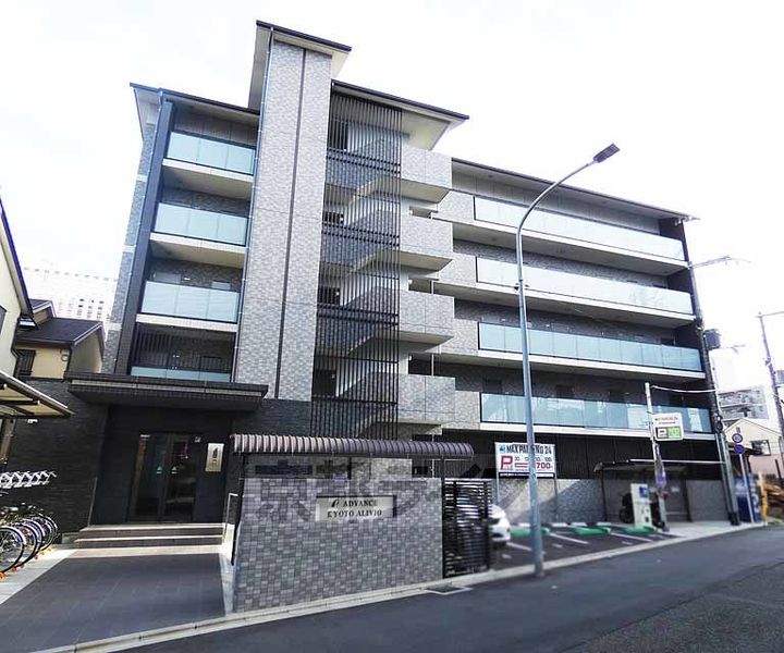 京都府京都市南区唐橋平垣町の賃貸マンションの外観