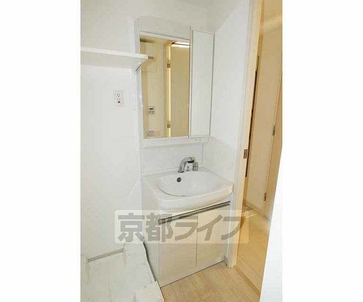 京都府京都市南区唐橋平垣町の賃貸マンションの内装