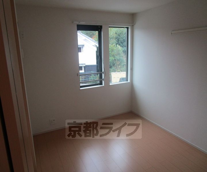 ヴィラ宮の前の寝室