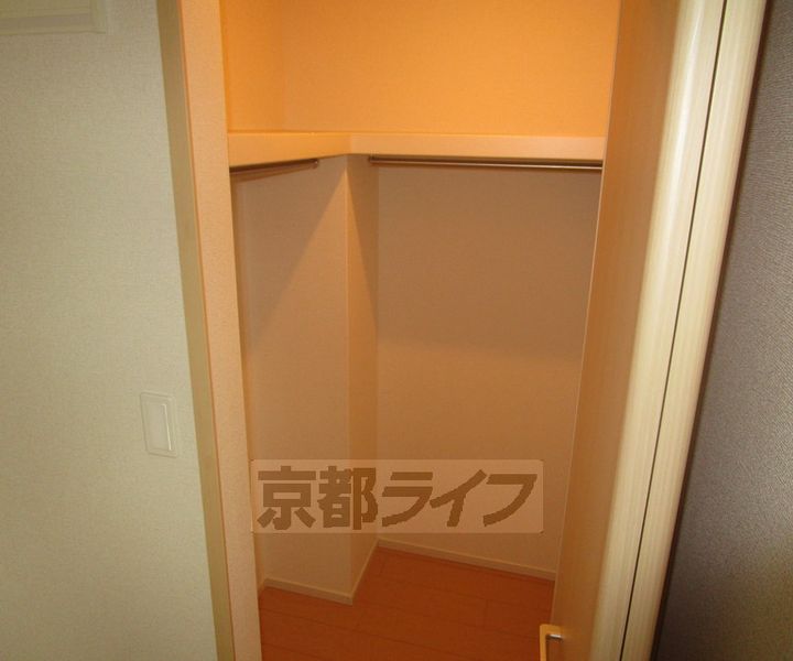 ヴィラ宮の前の内装