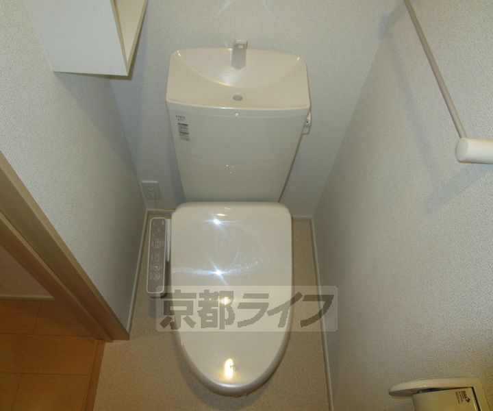 ヴィラ宮の前の内装