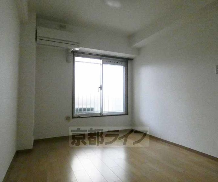 二条聚楽町アーバンコンフォート302の居間