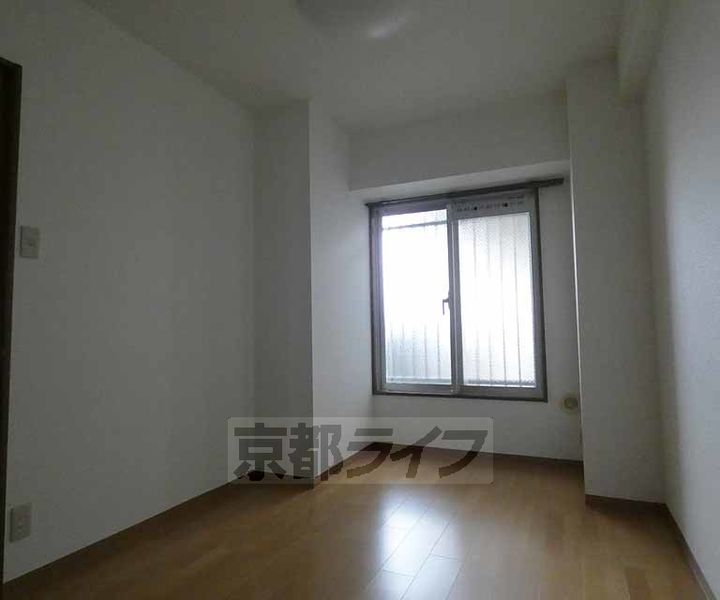 二条聚楽町アーバンコンフォート302の居間