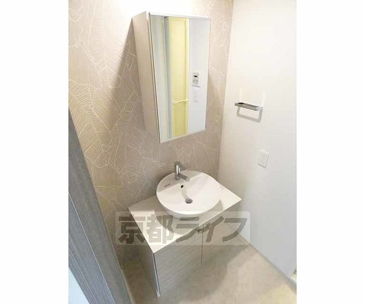 京都府京都市下京区梅小路高畑町の賃貸マンションの内装