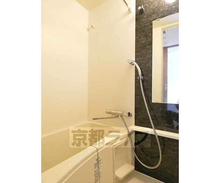 京都府京都市下京区梅小路高畑町の賃貸マンションの風呂