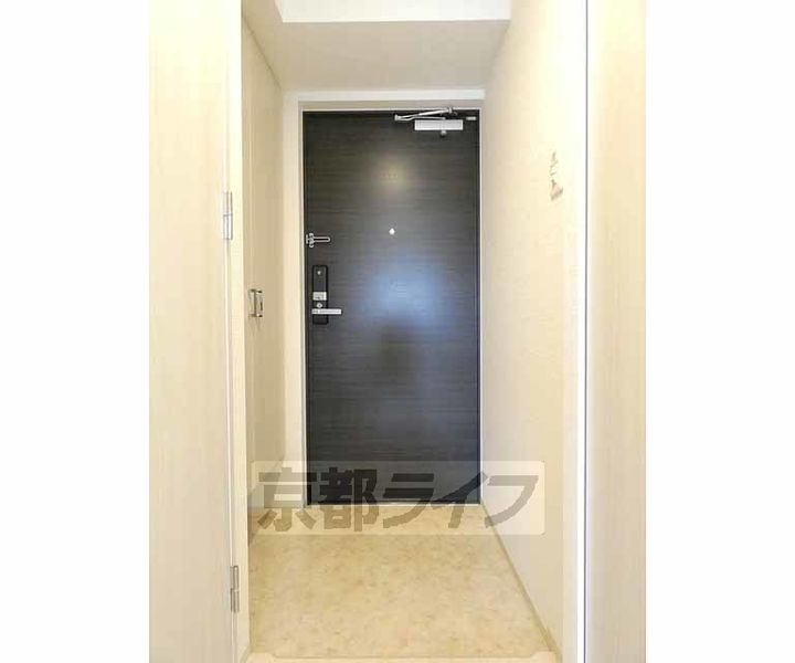 京都府京都市下京区梅小路高畑町の賃貸マンションの玄関