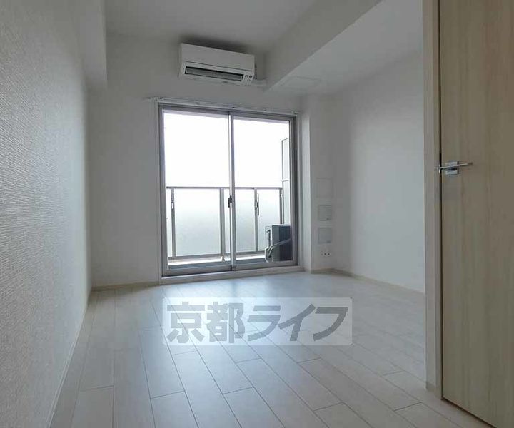 京都府京都市下京区梅小路高畑町の賃貸マンションの内装