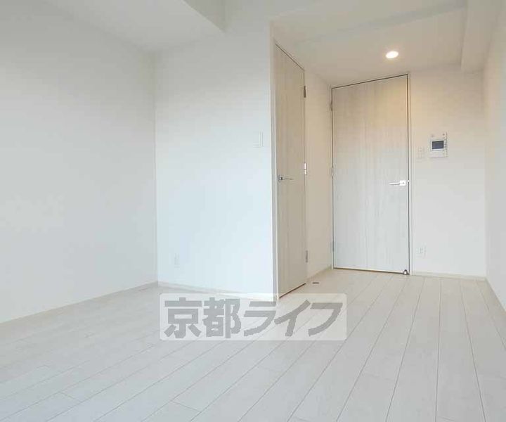 京都府京都市下京区梅小路高畑町の賃貸マンションの内装