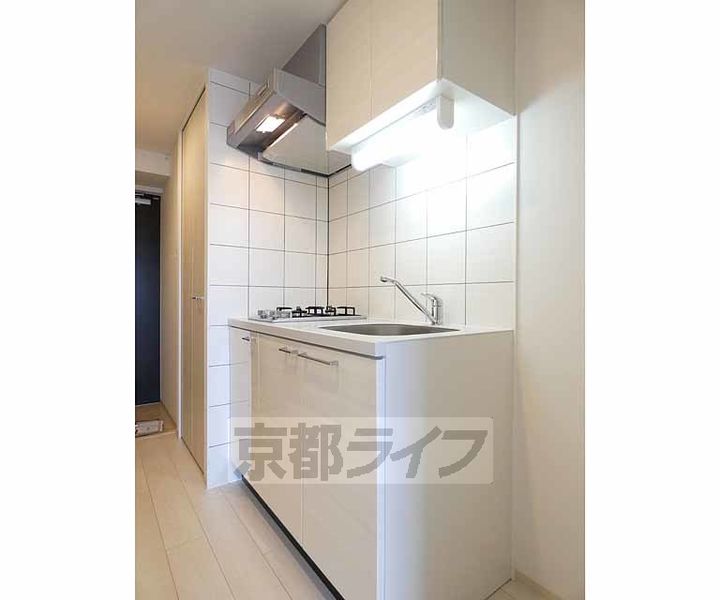 京都府京都市下京区梅小路高畑町の賃貸マンションのキッチン