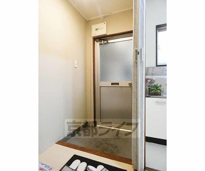京都府京都市下京区梅湊町の賃貸マンションの玄関