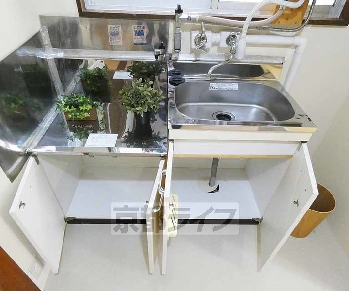 京都府京都市下京区梅湊町の賃貸マンションのキッチン