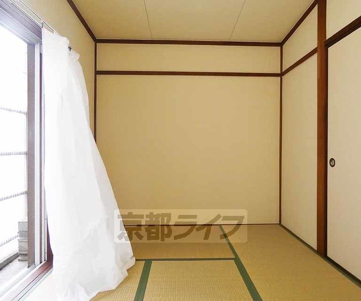 京都府京都市下京区梅湊町の賃貸マンションの居間