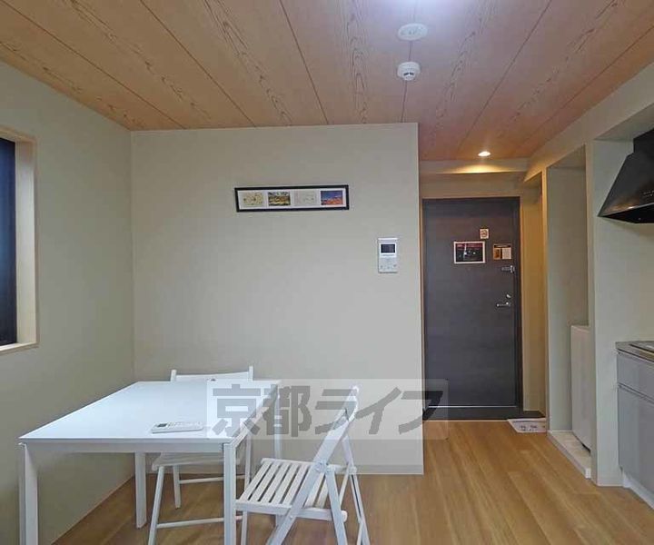 京都府京都市南区東九条河西町の賃貸アパートの居間